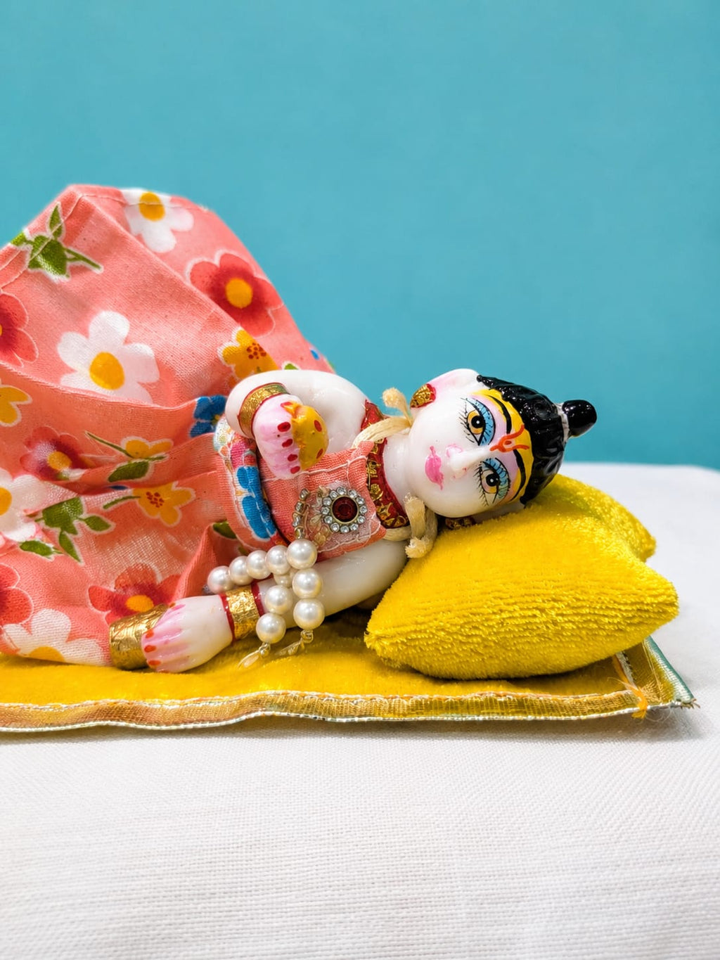 Laddu Gopal Kanha Ji BIstar Set Yellow